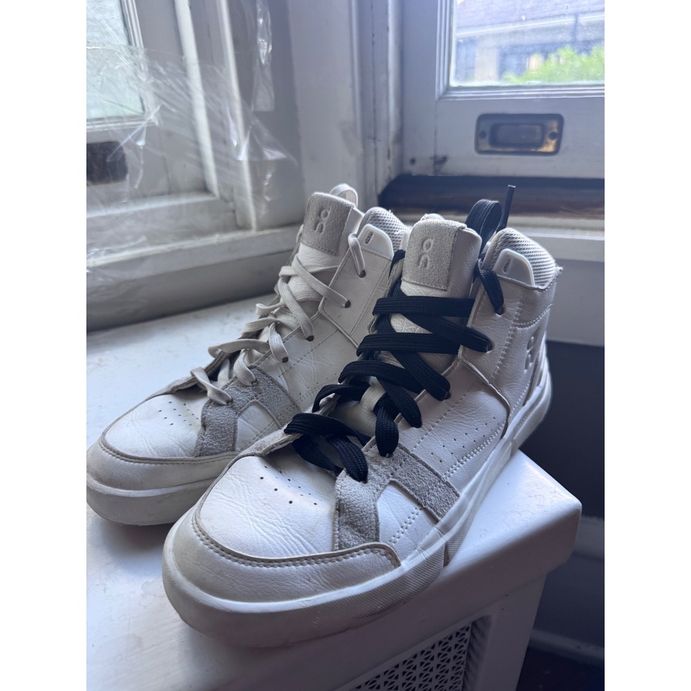 On Running THE ROGER Clubhouse Mid Ivory Sneakers Womens 9